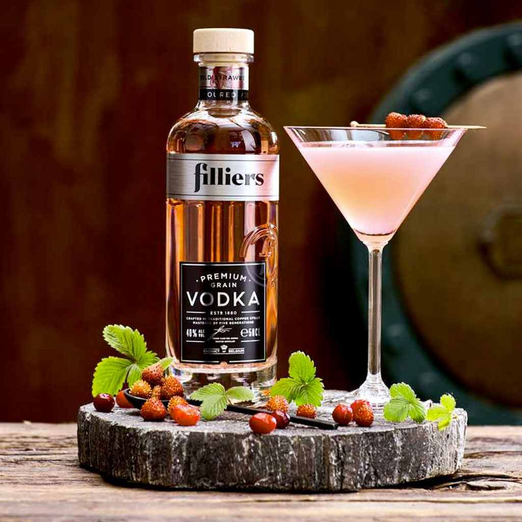 Filliers Premium Grain Vodka Wild Strawberry Perfect Serve