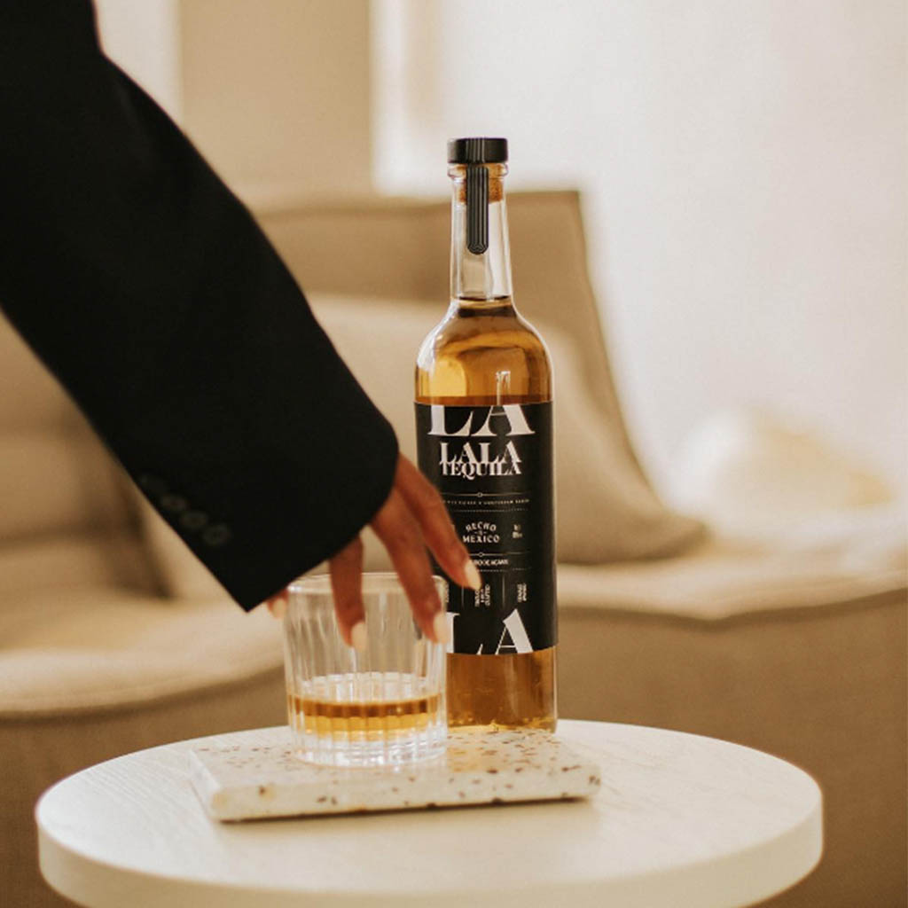 LALA Tequila Reposado 70cl lifestyle