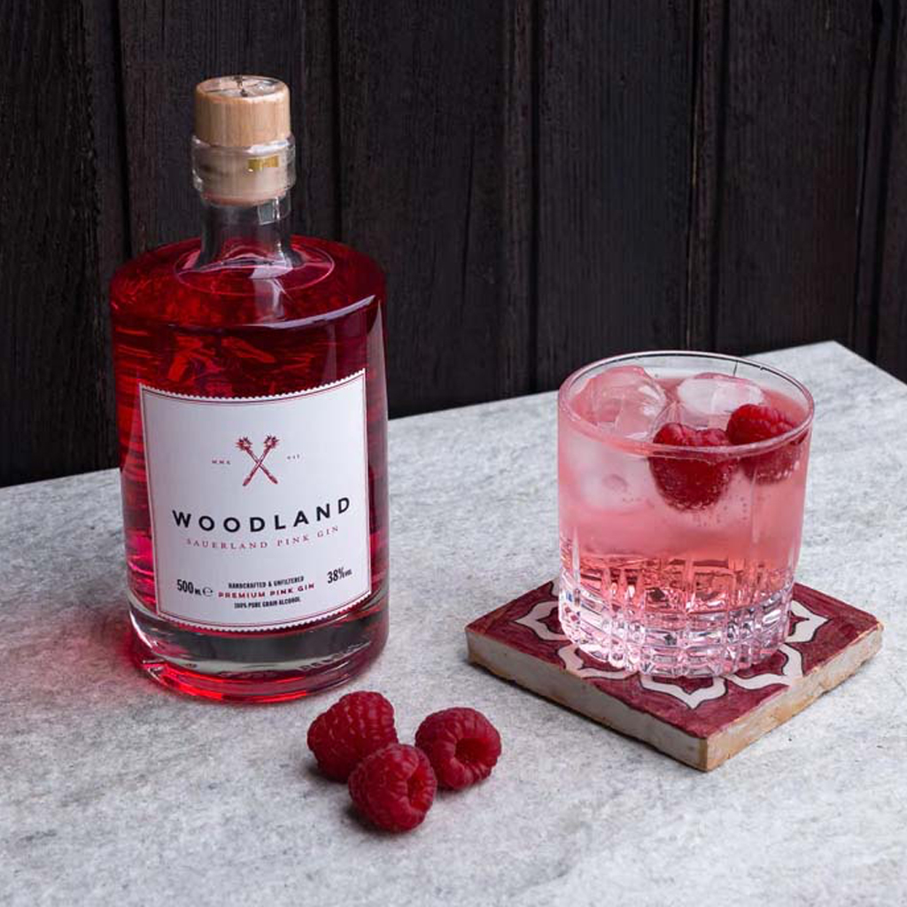 Woodland Sauerland Pink Gin Perfect Serve